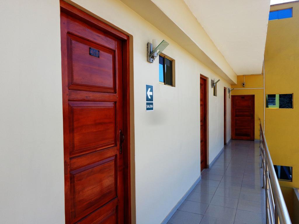 Hotel Colon Plaza Ика Екстериор снимка