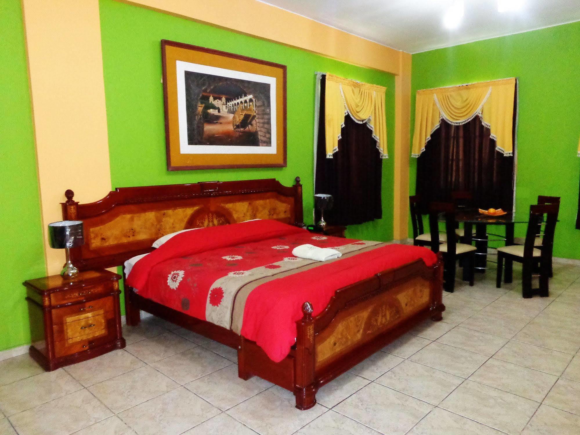 Hotel Colon Plaza Ика Екстериор снимка