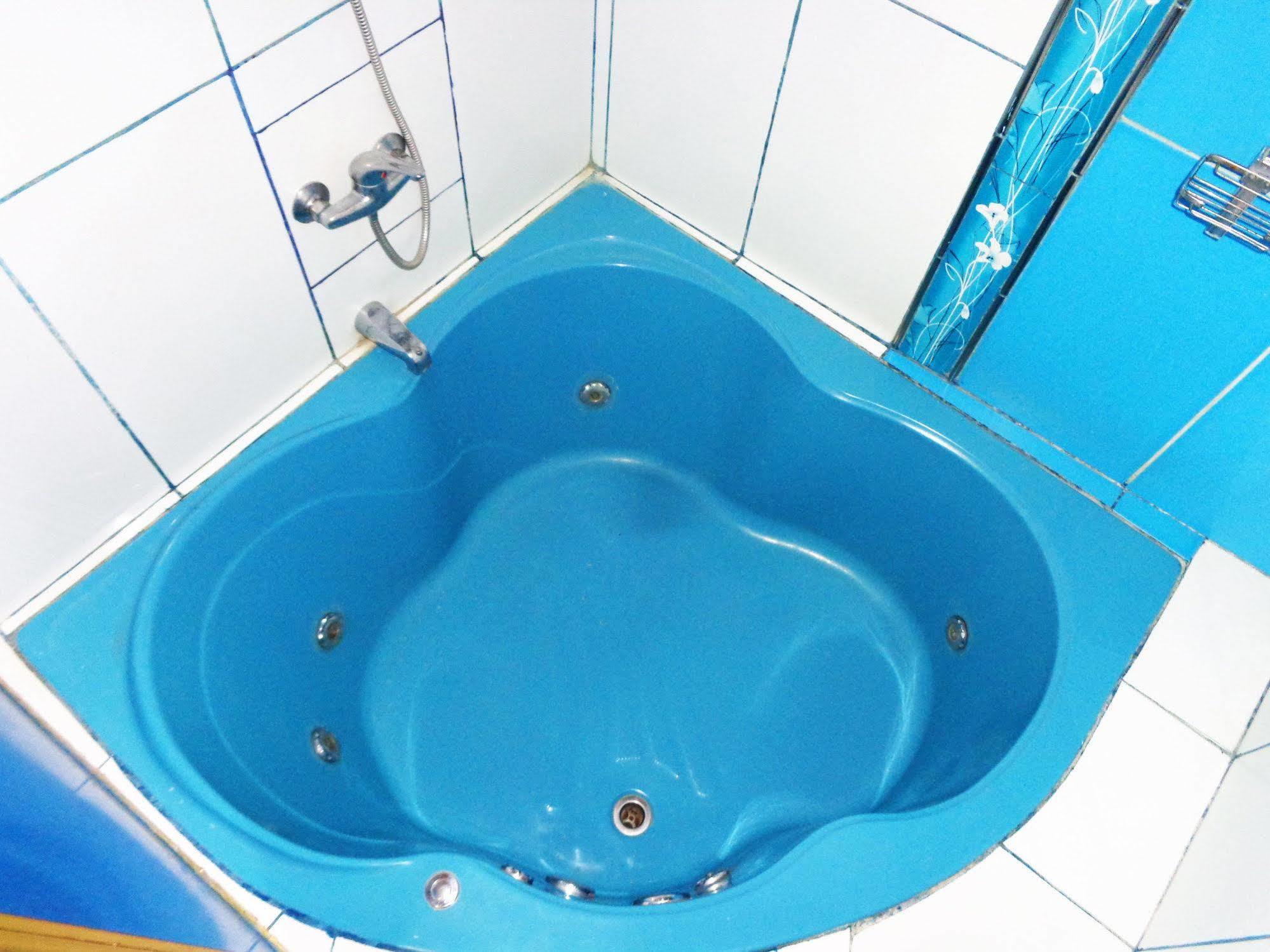 Hotel Colon Plaza Ика Екстериор снимка
