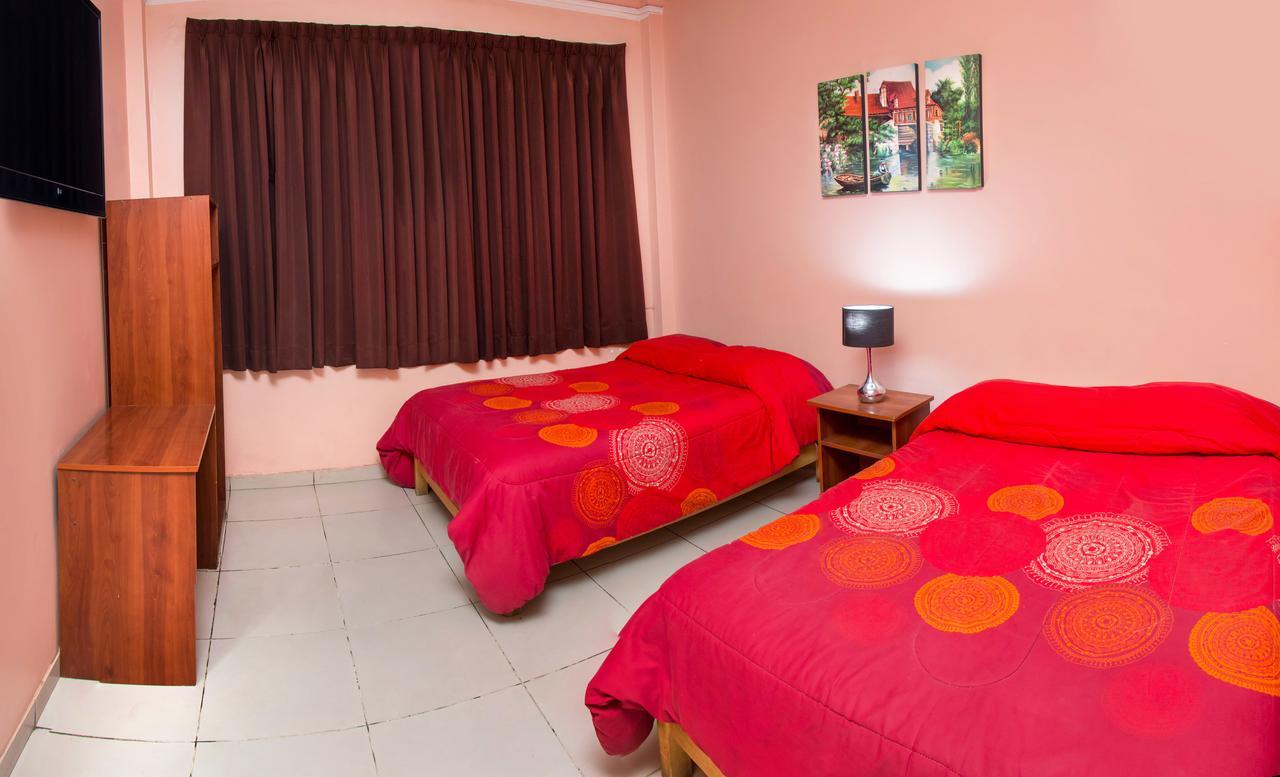 Hotel Colon Plaza Ика Екстериор снимка